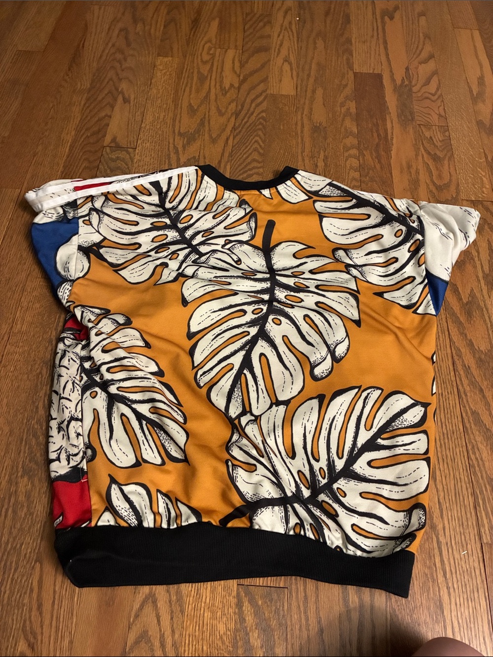 adidas Pineapple Graphic Crewneck sweatshirt with Accent Sleeves - Picture 6 of 6